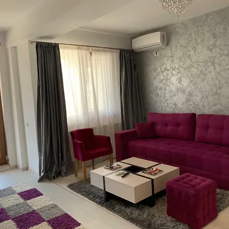 London Apartment *